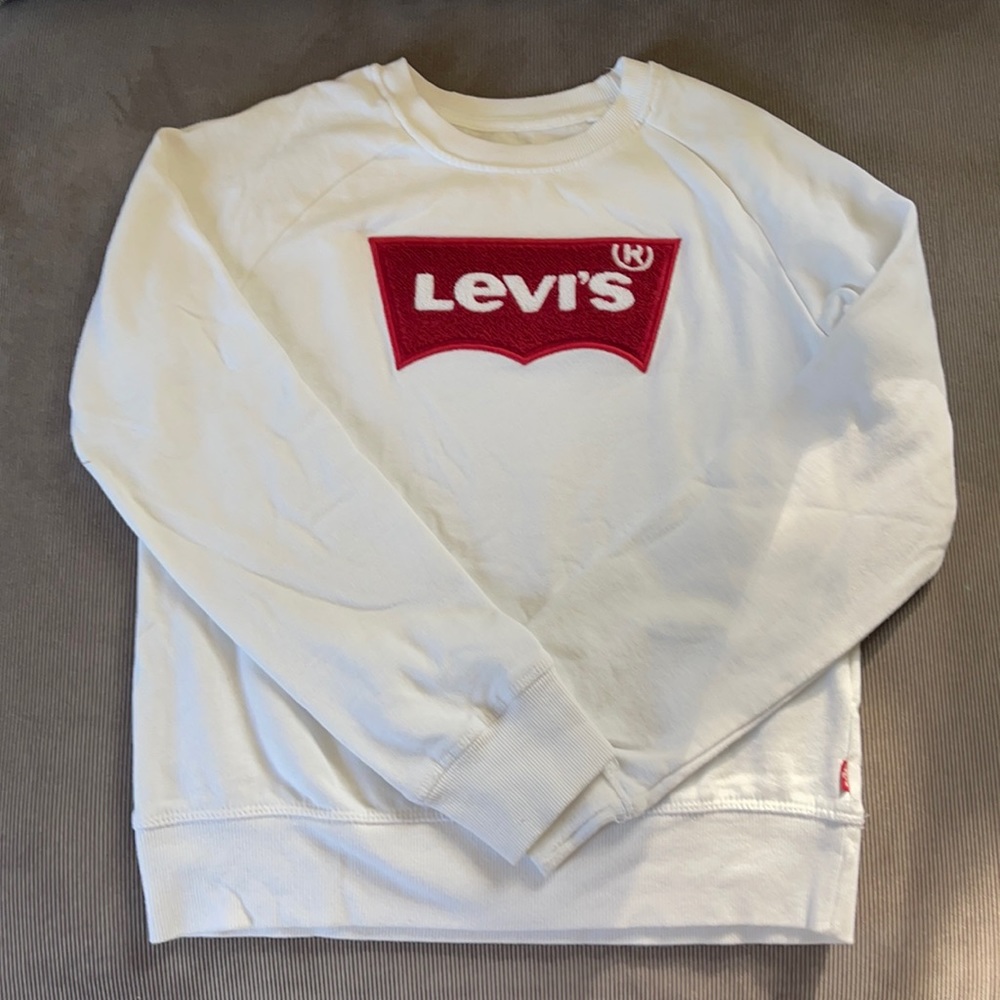 Levi’s Pull over sweater, size L
